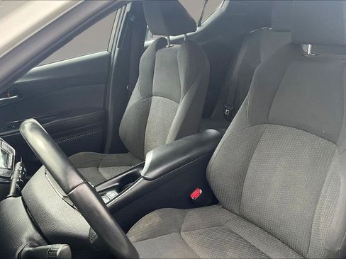 Used 2018 Toyota C-HR XLE FWD image 20