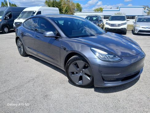 Used 2022 Tesla Model 3 Long Range AWD/4WD image 1