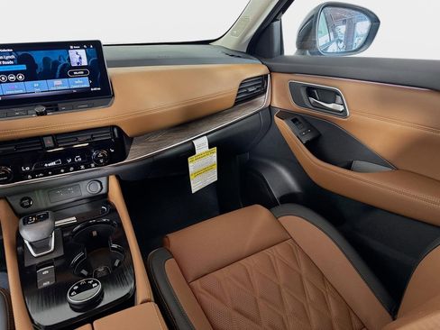 New 2026 Nissan Rogue Platinum AWD/4WD image 25