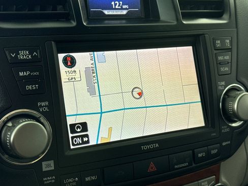 Used 2010 Toyota Highlander Limited AWD/4WD image 20