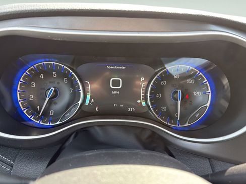 New 2026 Chrysler Pacifica Select AWD/4WD image 32