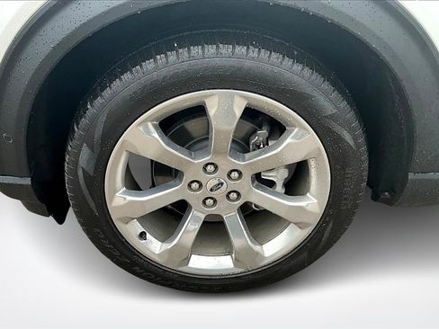 Used 2020 Ford Explorer Platinum w/ Premium Technology Package image 34