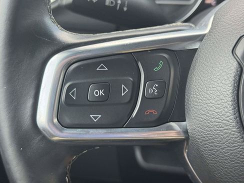 Used 2019 Jeep Wrangler Unlimited Sahara AWD/4WD image 19