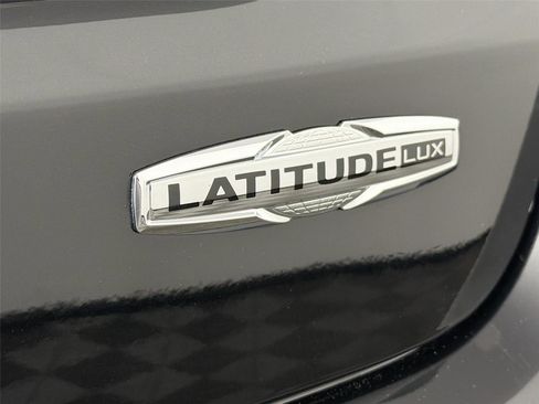 Used 2024 Jeep Compass Latitude AWD/4WD image 39