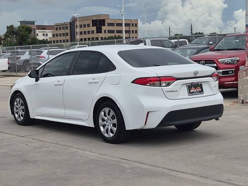 Used 2023 Toyota Corolla LE FWD image 4