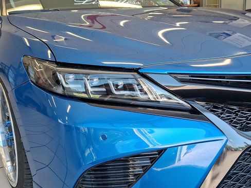 Used 2018 Toyota Camry XSE FWD image 9