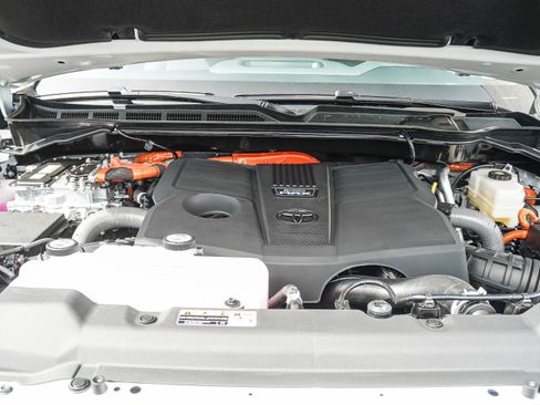 New 2026 Toyota Sequoia Platinum AWD/4WD image 12
