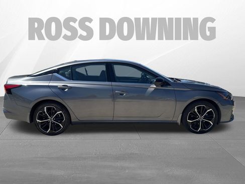Used 2024 Nissan Altima 2.5 SR FWD image 8
