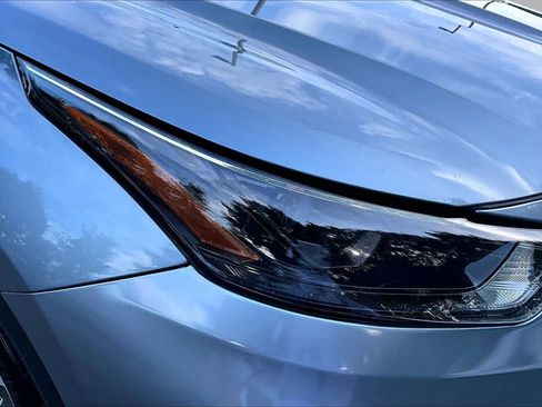 Used 2022 Toyota Highlander XLE AWD/4WD image 26
