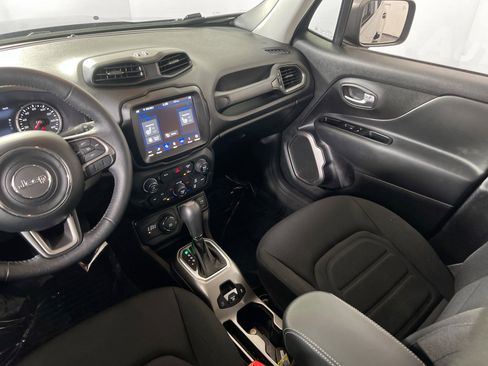 Used 2022 Jeep Renegade Latitude w/ Convenience Group image 23