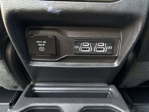 Used 2023 Jeep Grand Cherokee L Limited w/ Black Appearance Package image 23