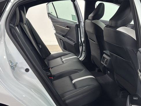 New 2026 Toyota Camry Hybrid image 17