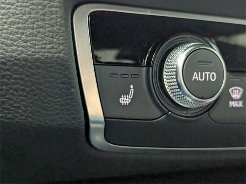 Used 2021 Audi Q3 2.0T Premium w/ Convenience Package image 16