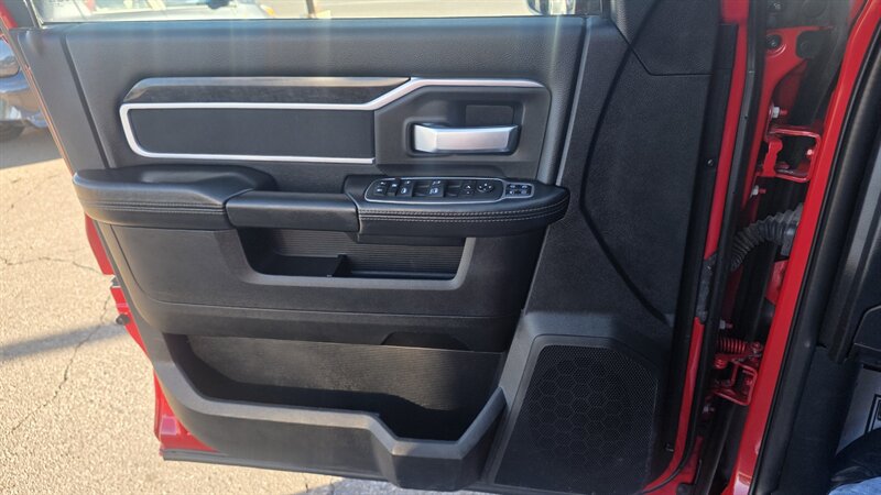 Used 2024 RAM 3500 Big Horn AWD/4WD image 19