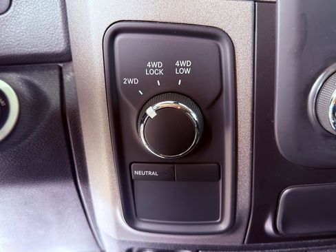 Used 2017 RAM 1500 ST w/ SXT Appearance Group AWD/4WD image 13