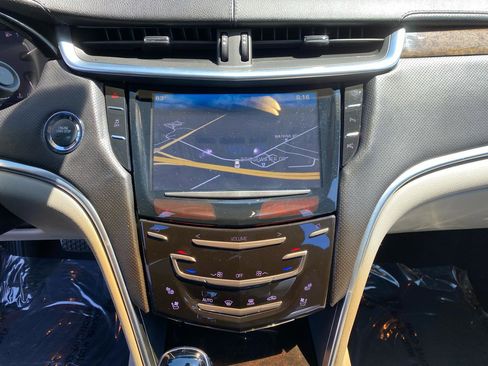 Used 2013 Cadillac XTS Luxury FWD image 36