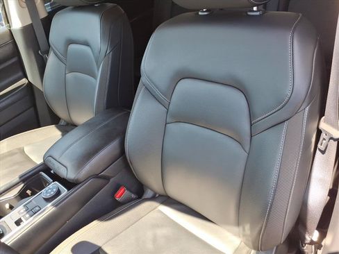 Used 2025 Nissan Pathfinder SL AWD/4WD image 19