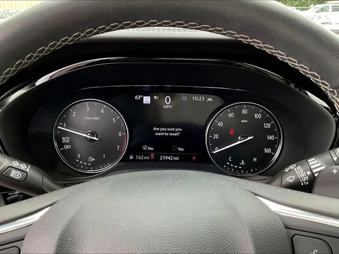 Used 2021 Buick Envision Avenir w/ Technology Package II FWD image 15