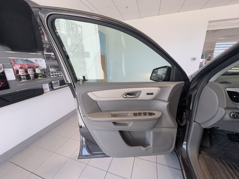 Used 2016 Chevrolet Traverse LT AWD/4WD image 10