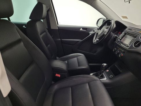 Used 2014 Volkswagen Tiguan SE image 21