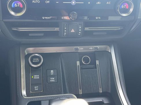 Used 2024 Lexus GX 550 w/ Accessory Package (Z1) AWD/4WD image 36