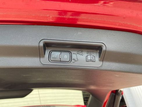 Used 2023 Ford Explorer XLT w/ Equipment Group 202A AWD/4WD image 32