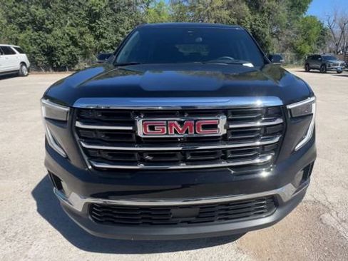 Used 2025 GMC Acadia Elevation image 3