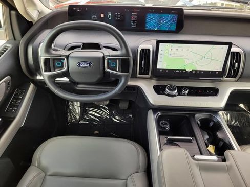 Used 2025 Ford Expedition Active RWD image 22
