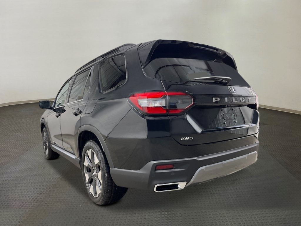 New 2026 Honda Pilot Touring image 3