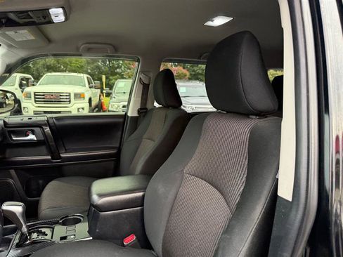 Used 2018 Toyota 4Runner TRD Off-Road image 25