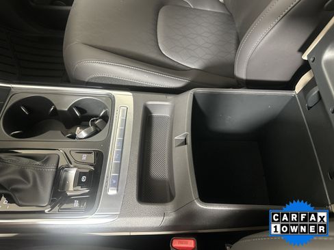 Used 2026 Kia Carnival EX image 19