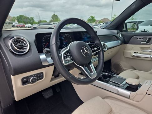 Used 2022 Mercedes-Benz GLB 250 image 2