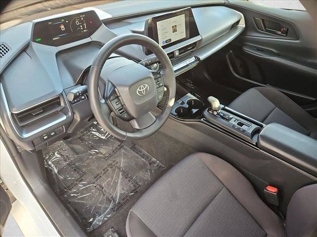 Used 2025 Toyota Prius LE FWD image 21