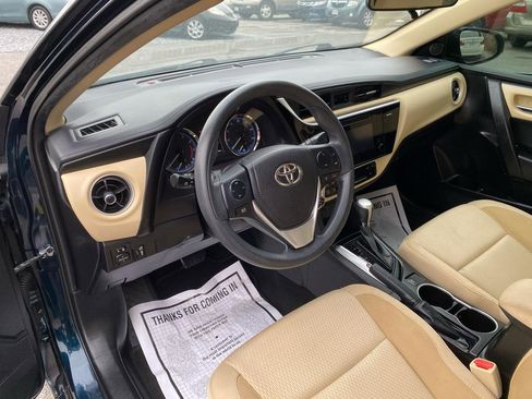 Used 2017 Toyota Corolla LE image 5