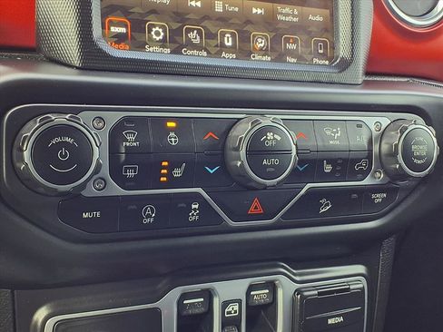 Used 2018 Jeep Wrangler Unlimited Rubicon image 13