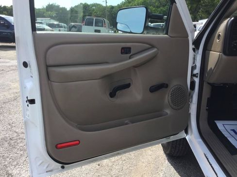 Used 2005 Chevrolet Silverado 3500 2WD Crew Cab image 25