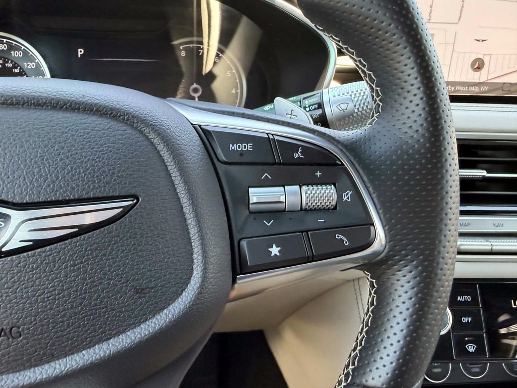 Certified 2025 Genesis G70 2.5T AWD/4WD image 38
