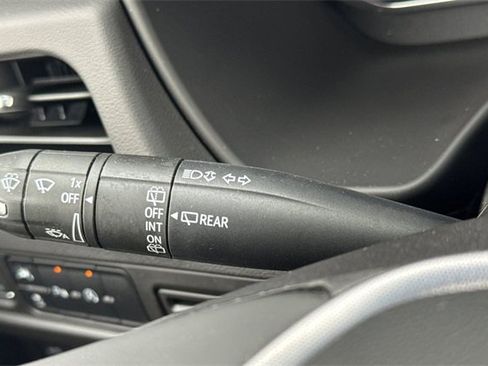 Used 2023 GMC Yukon XL SLE w/ Gmc Pro Safety Plus Package image 39