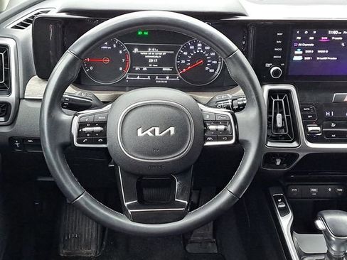 Used 2023 Kia Sorento S image 23