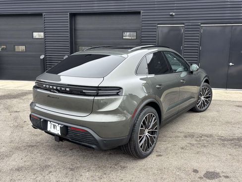 New 2026 Porsche Macan 4S Electric AWD/4WD image 10