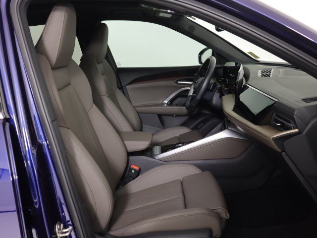 Certified 2025 Audi Q5 Premium Plus w/ Premium Plus AWD/4WD image 13
