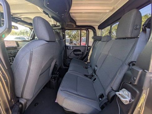 New 2025 Jeep Gladiator Sport image 12
