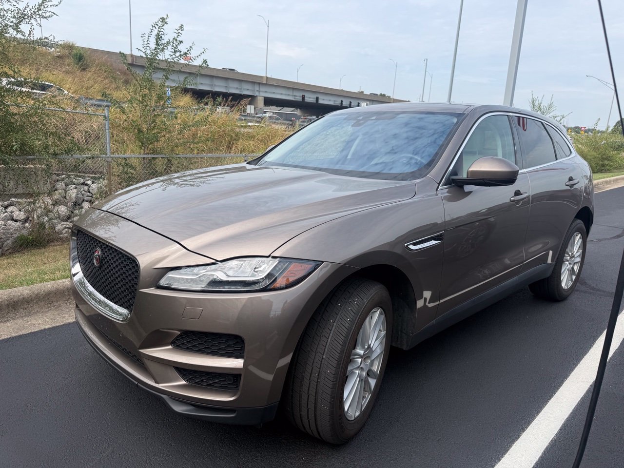 Used 2017 Jaguar F-PACE Prestige AWD/4WD image 1