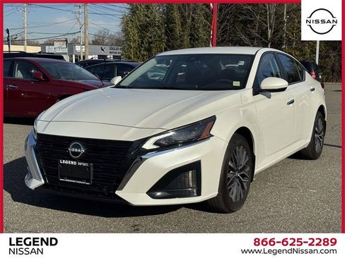 Used 2023 Nissan Altima 2.5 SV image 4