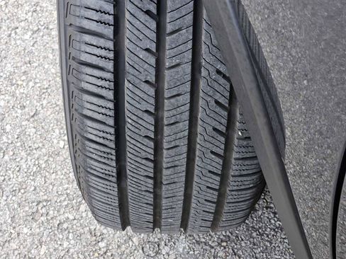 Used 2017 Toyota RAV4 XLE image 10