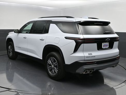 New 2026 Chevrolet Traverse LT w/ Driver Confidence Package FWD image 5