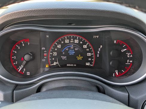 Used 2020 Dodge Durango SXT image 31