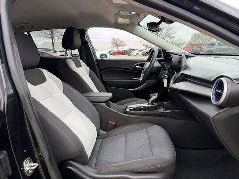Used 2024 Chevrolet Trax LS image 25