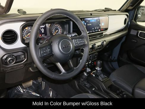 Used 2025 Jeep Wrangler Willys image 25