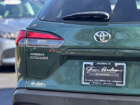 Certified 2022 Toyota Corolla Cross XLE image 12